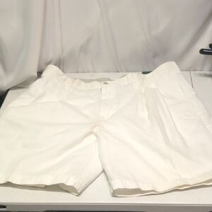 Men's IZOD 0-4 Double Pleat Classic cotton White Chino Shorts Size 38 NWT